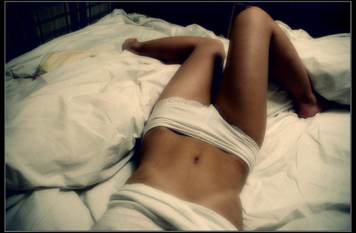 Красивые девушки в постели