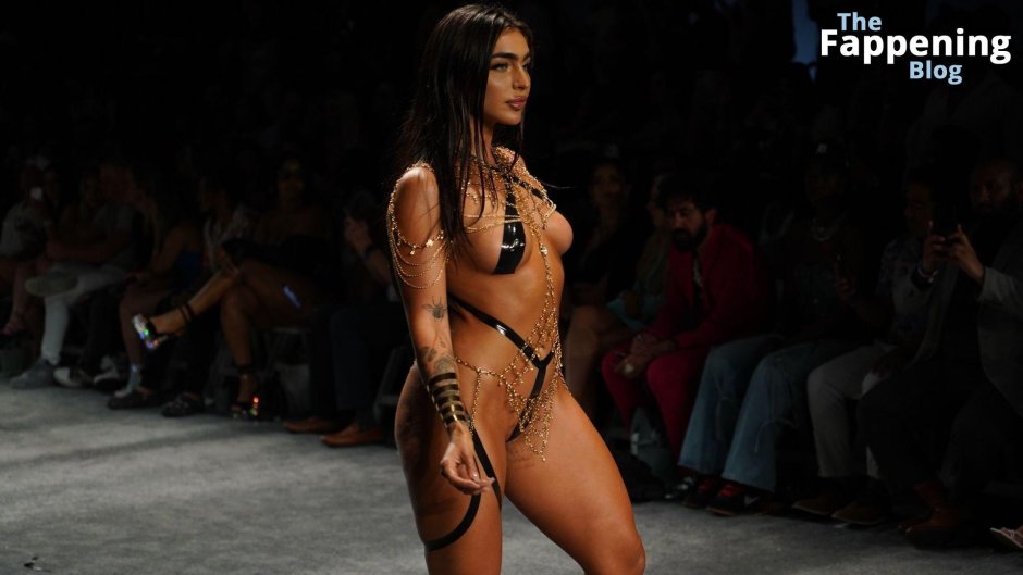 Купальник из изоленты