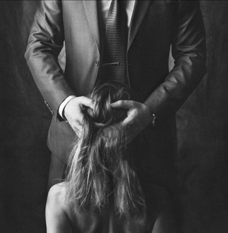 Покорная женщина