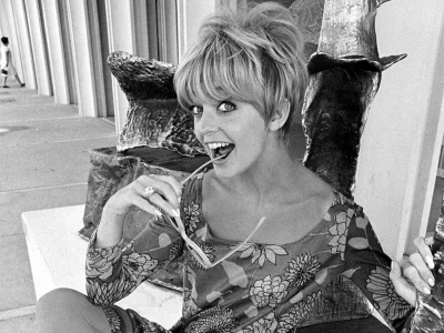 Голди хоун молодая