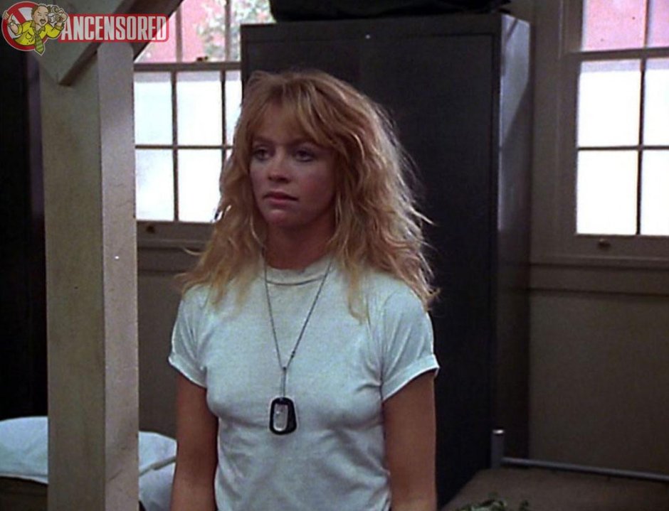 Голди хоун за бортом