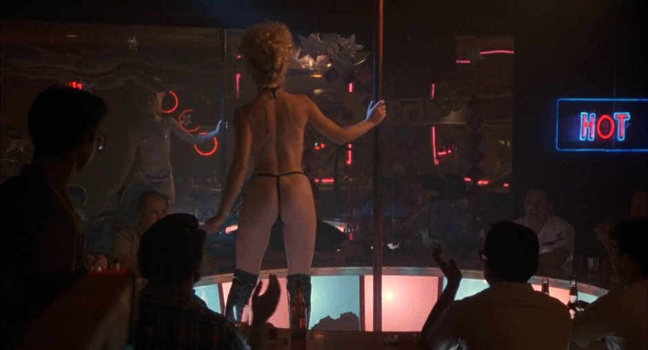 Клан сопрано стриптиз бар