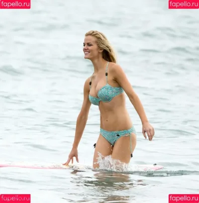 Бруклин деккер в бикини