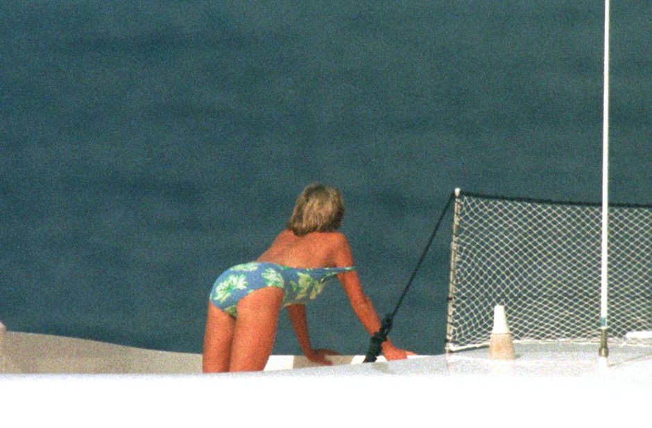 Принцесса диана в купальнике