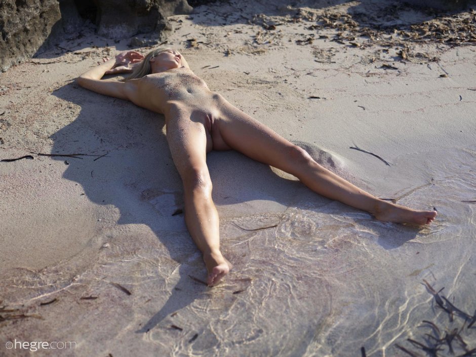 Фигуры на песке