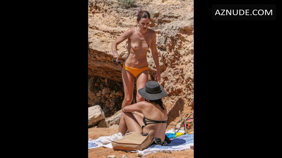 Эмма уотсон голая на пляже