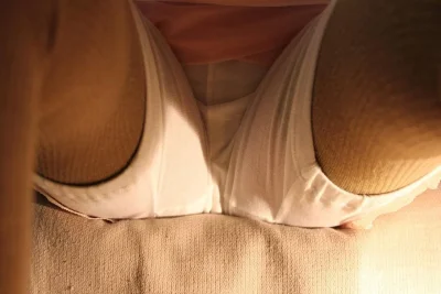 Голые женщины в панталонах три резинки