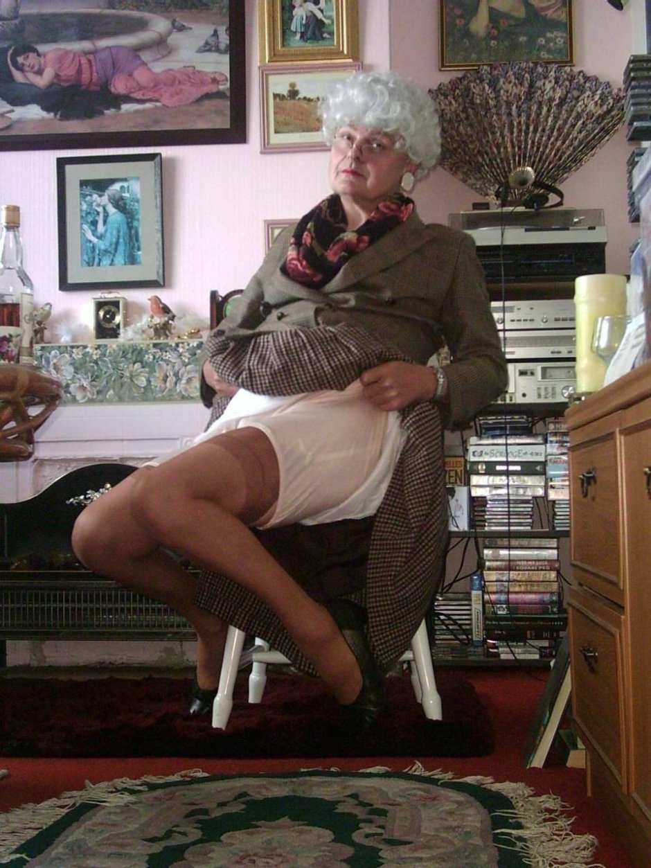 Бабушка в панталонах