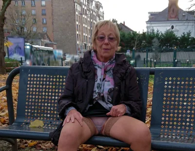 Зрелая бабушка