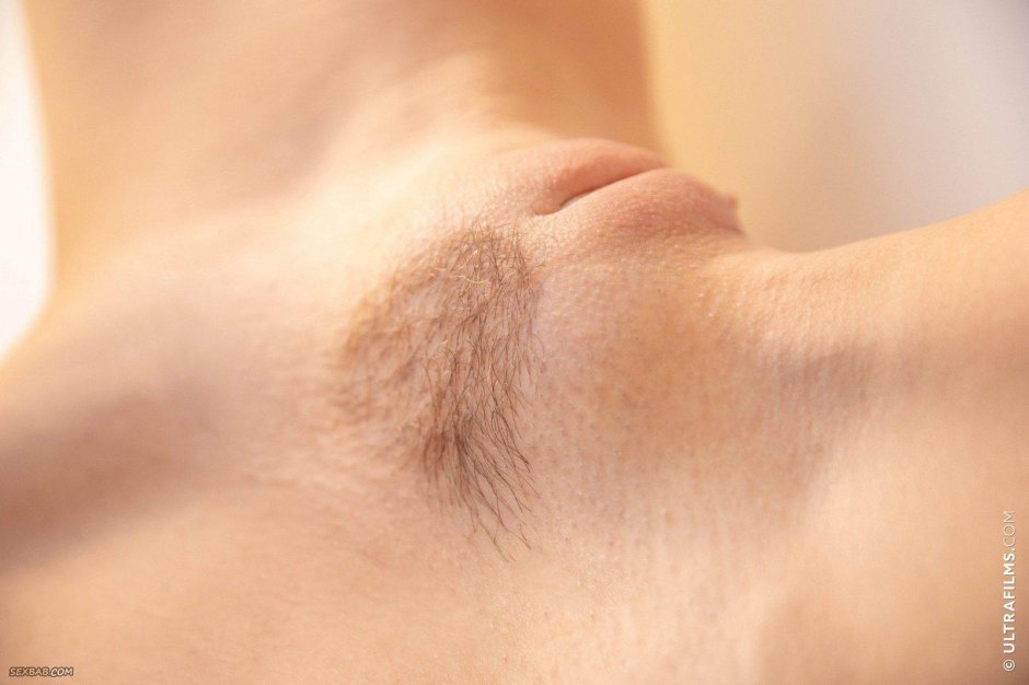 Фотографируют промежность