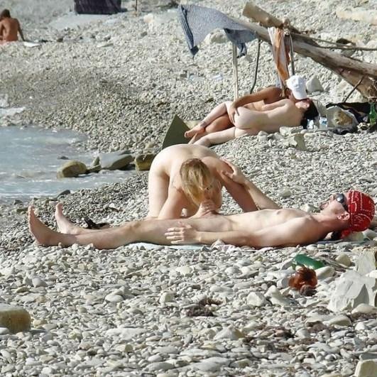 На пляже в сочи