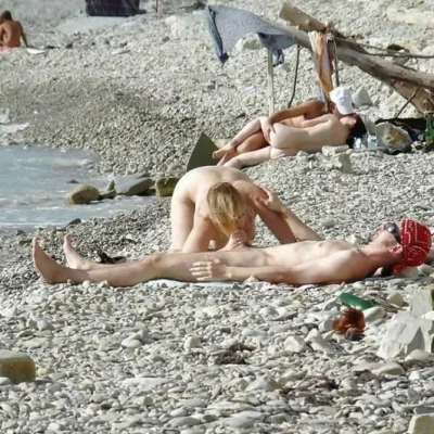 На пляже в сочи