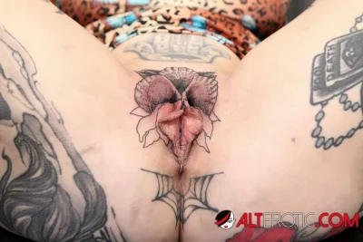 Женская татуировка