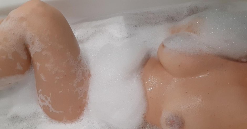 Сисечки девочки в пене