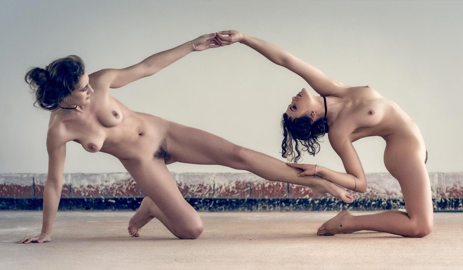 Обнаженные танцы