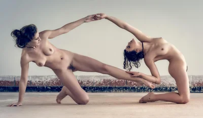 Обнаженные танцы