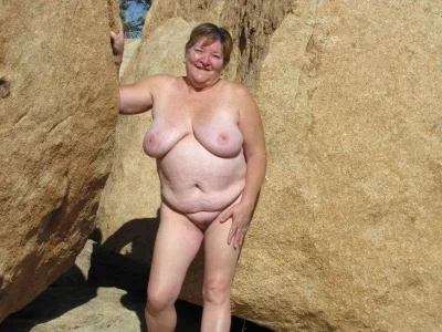 Зрелая толстушка