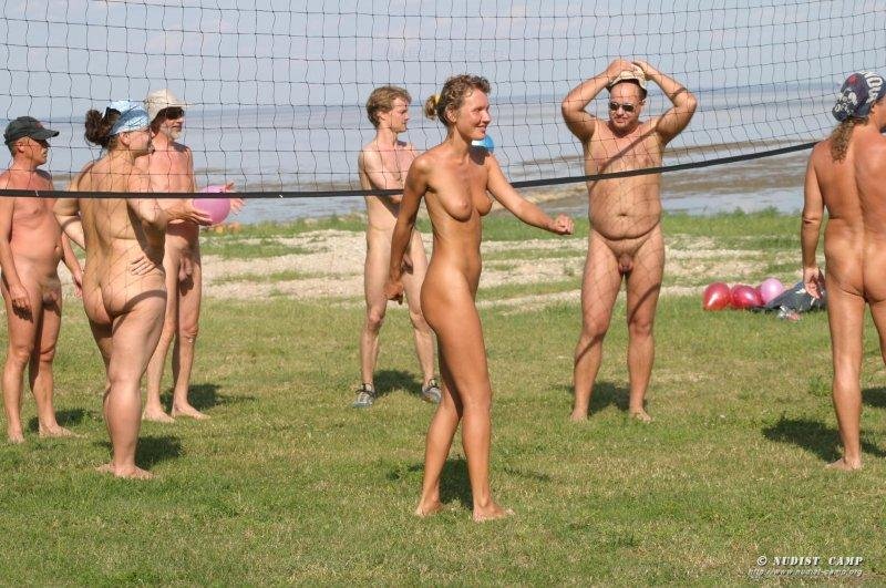 Нудисты нудизм