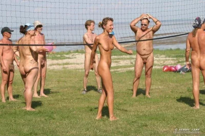 Нудисты нудизм