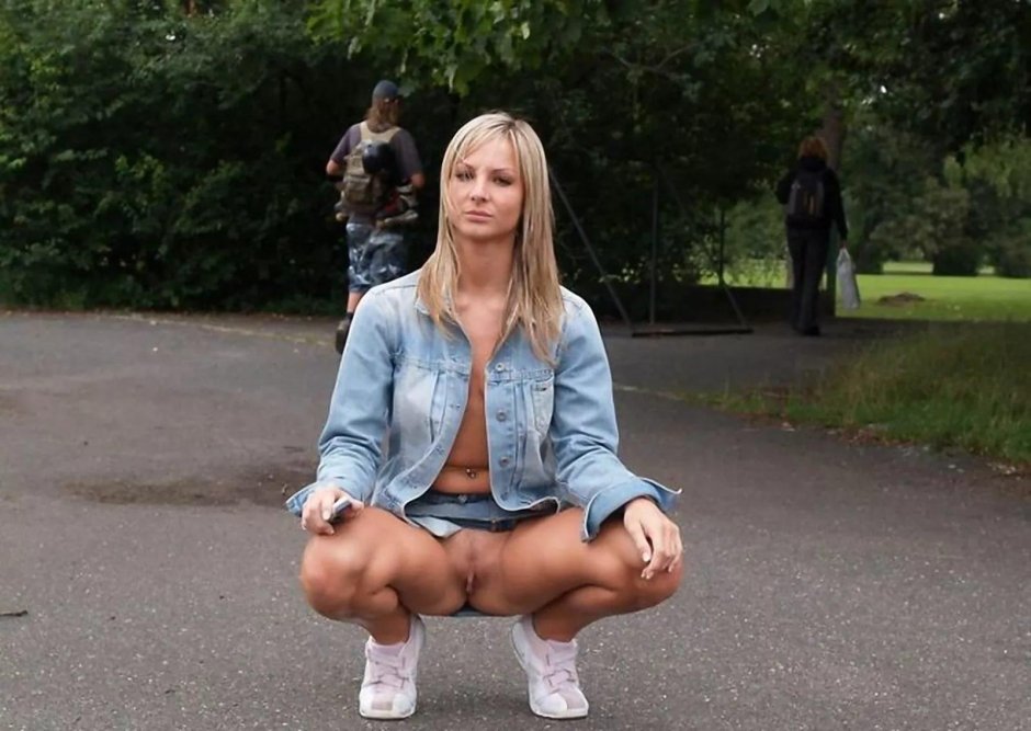 Под юбкой у взрослых женщин