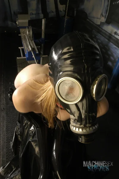 Противогаз из латекса