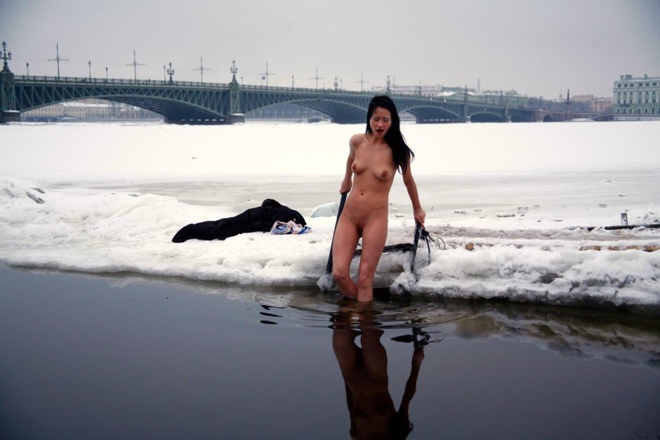 Виктория билан моржиха голышом