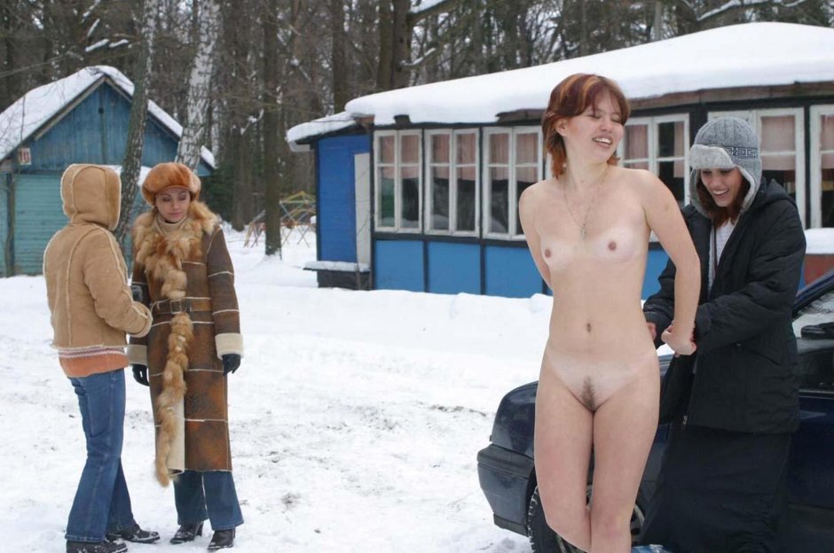 Крещенские купания голых женщин