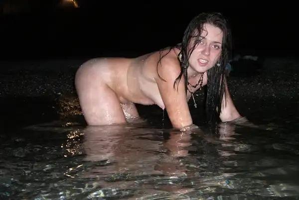 Ночное купание голышом
