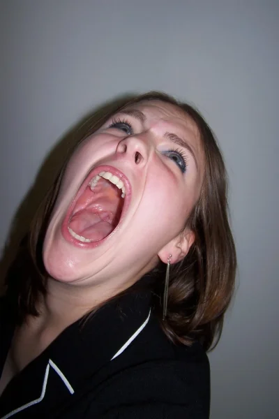 Открытый рот девушек