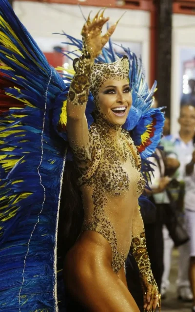 Андреа мартинс бразилия карнавал ню