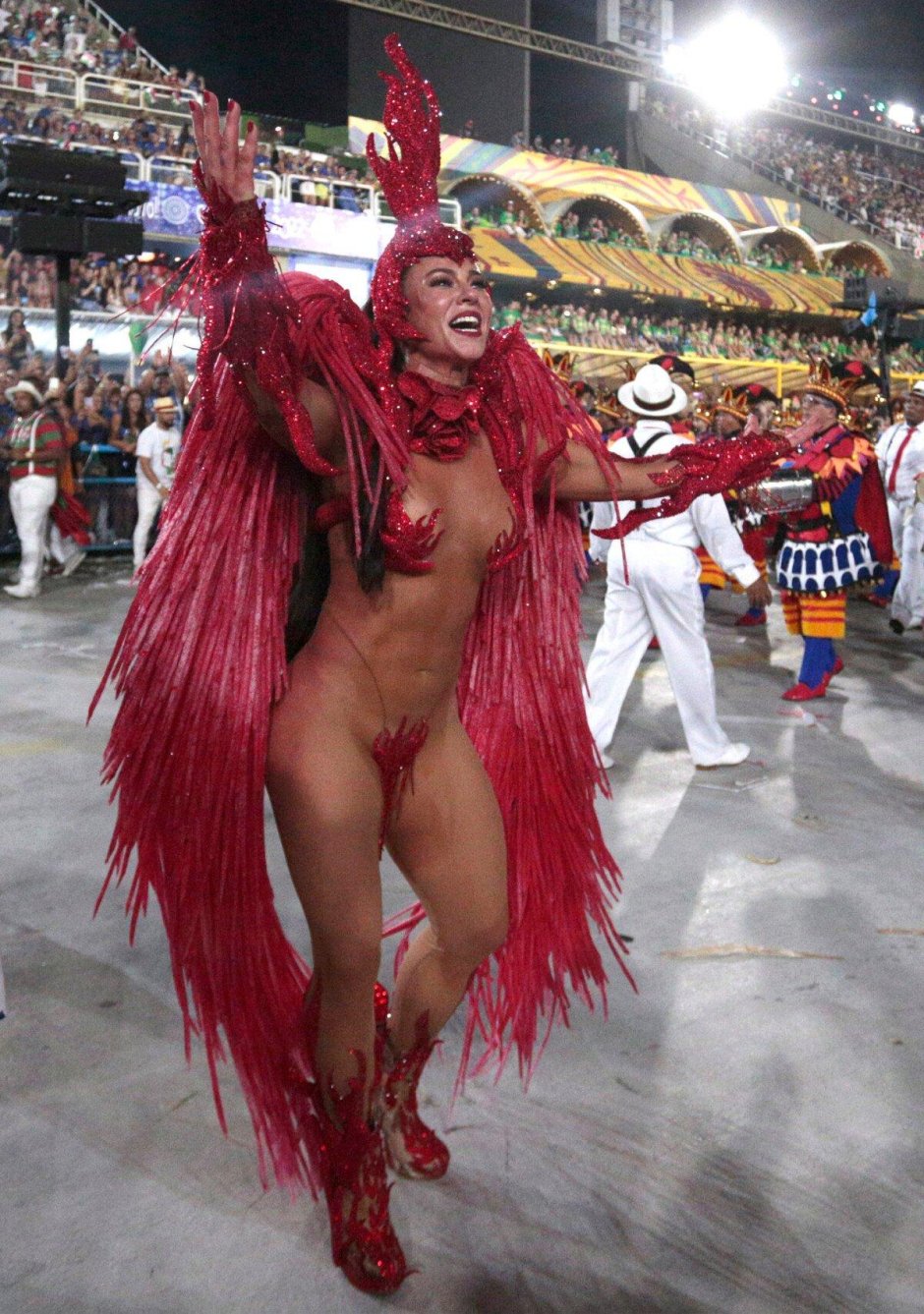 Карнавал в рио де жанейро 18 +