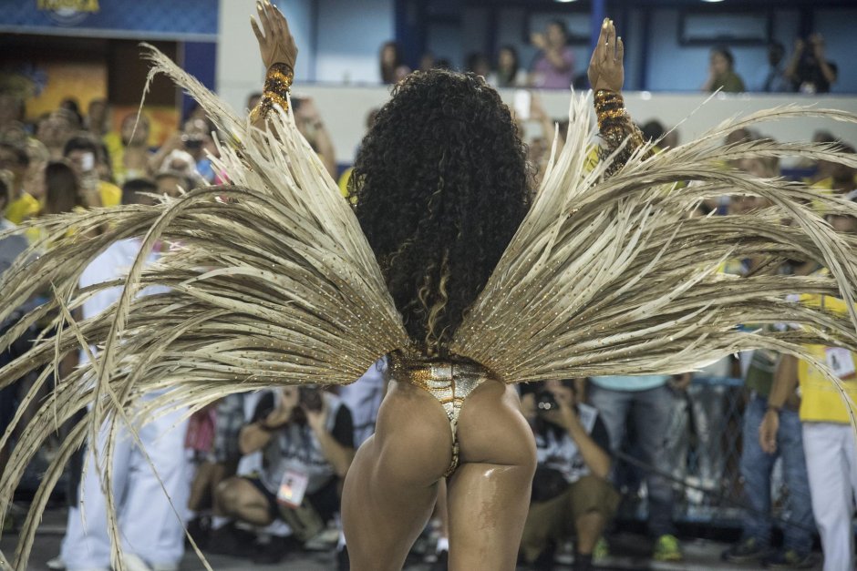 Бразильянки на карнавале в рио-де-жанейро