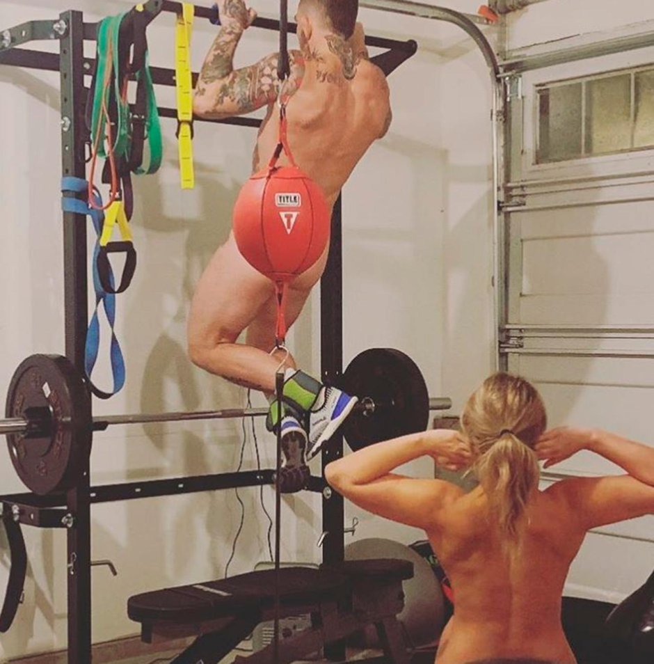 Занятия спортом в голом виде