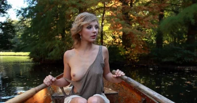 Девушки большими сиськами на лодке