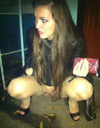 Засветы писающих женщин