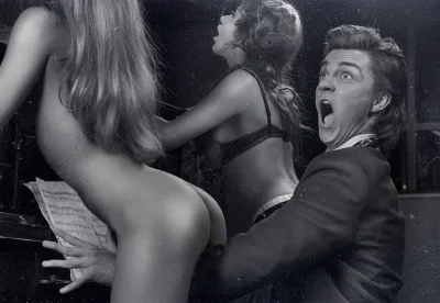 Голые парень с девушкой