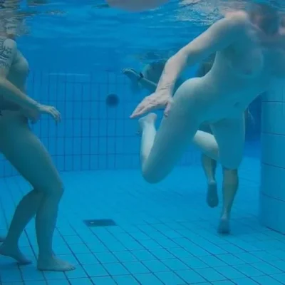 Красивые голые под водой
