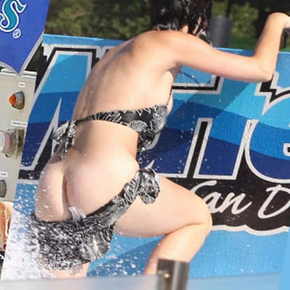 Кэти перри в аквапарке