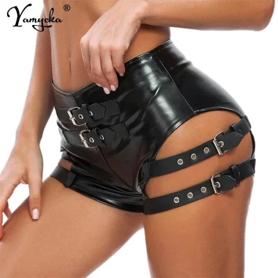 Лакированные шорты