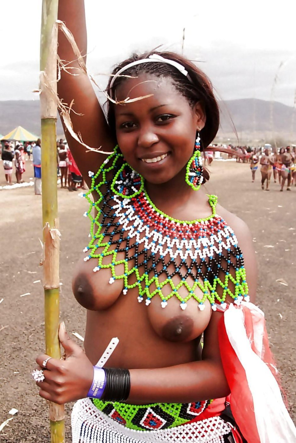 Голые женщины из племени