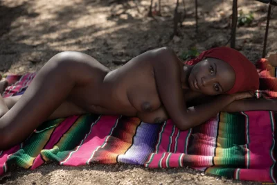 Голая африканская девочка