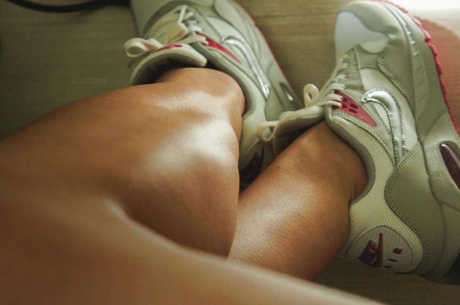 Женские кроссовки