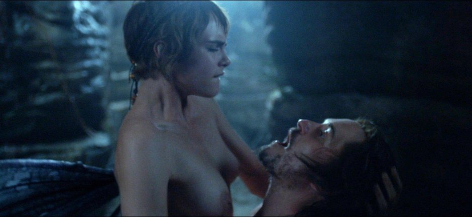 Кара делевинь голая карнивал