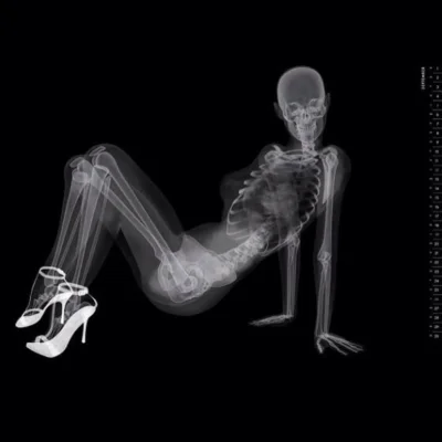 Скелет девушка