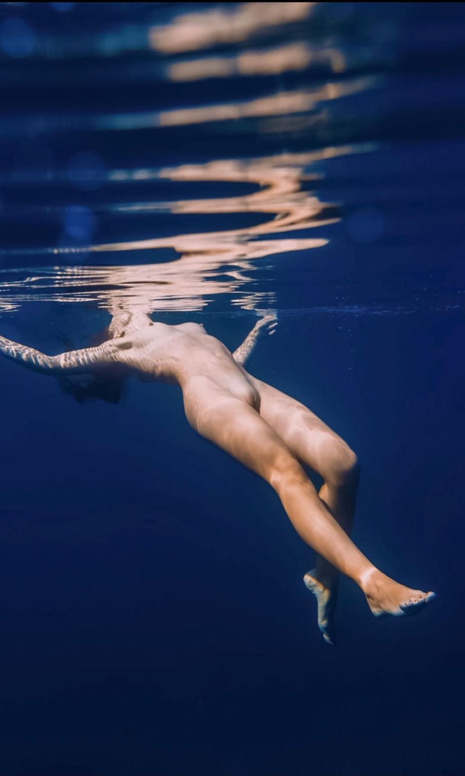 Обнаженыедевушки в воде