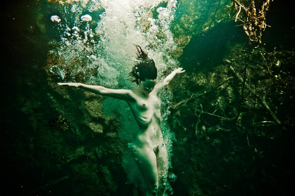 Подводные съемки ню