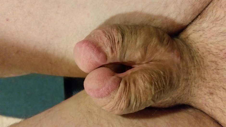 Мужской член крупным планом