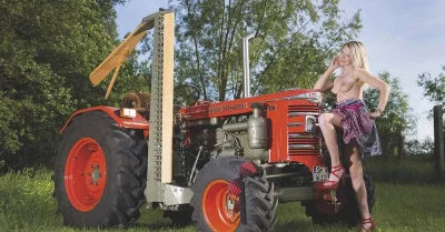 Девушка трактористка ню