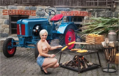 Голые женщины трактористы