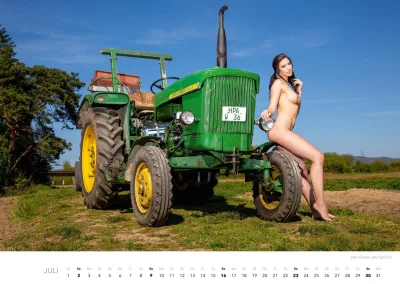 Эротический календарь 2023